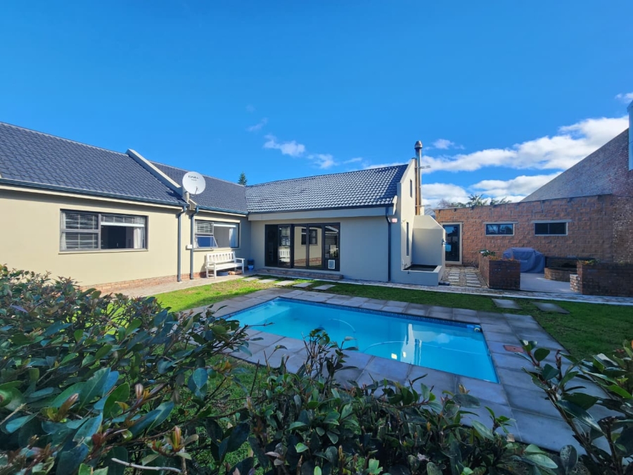 4 Bedroom Property for Sale in Blanco Western Cape